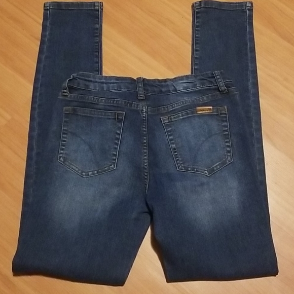 Jean's - Picture 2 of 5